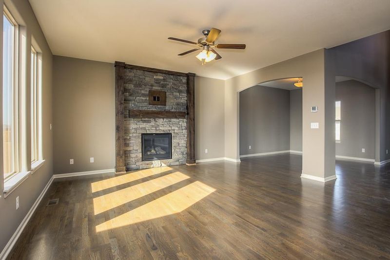904 Kodiak St, Raymore, MO 64083
