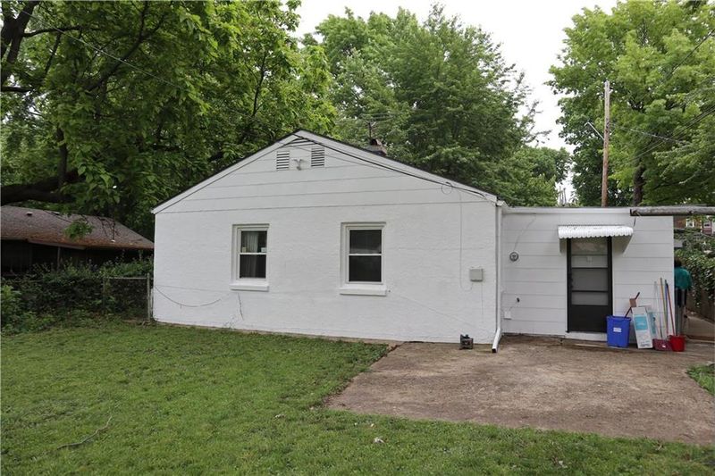 3232 Belleview Pl, Kansas City, MO 64111