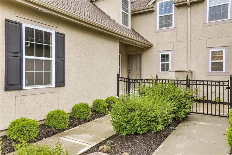 2208 NE 107th Ter, Kansas City, MO 64155