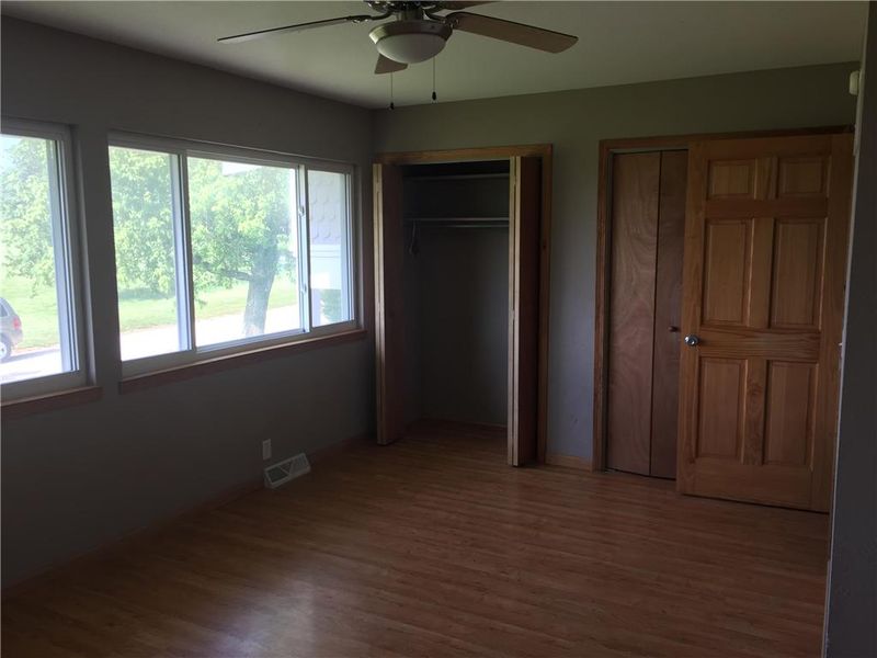 28201 S Walker Rd, Harrisonville, MO 64701