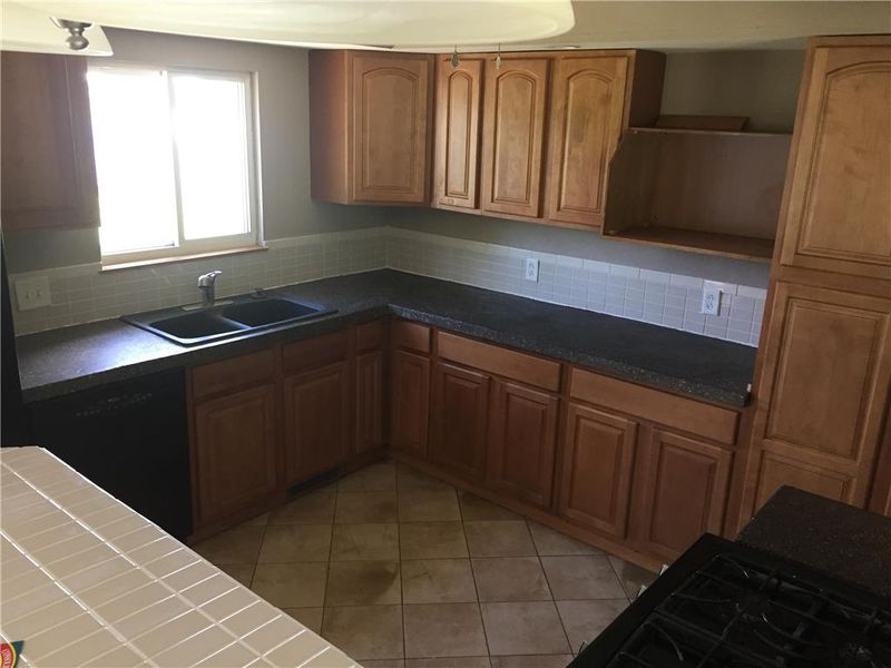 28201 S Walker Rd, Harrisonville, MO 64701