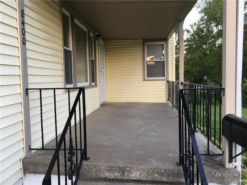 8400 E 55th St, Kansas City, MO 64129