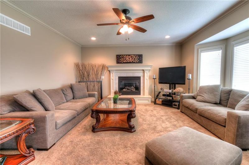 8406 NE 102nd St, Kansas City, MO 64157