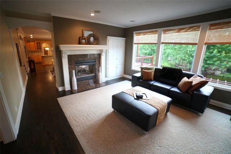 14616 Carter St, Overland Park, KS 66221
