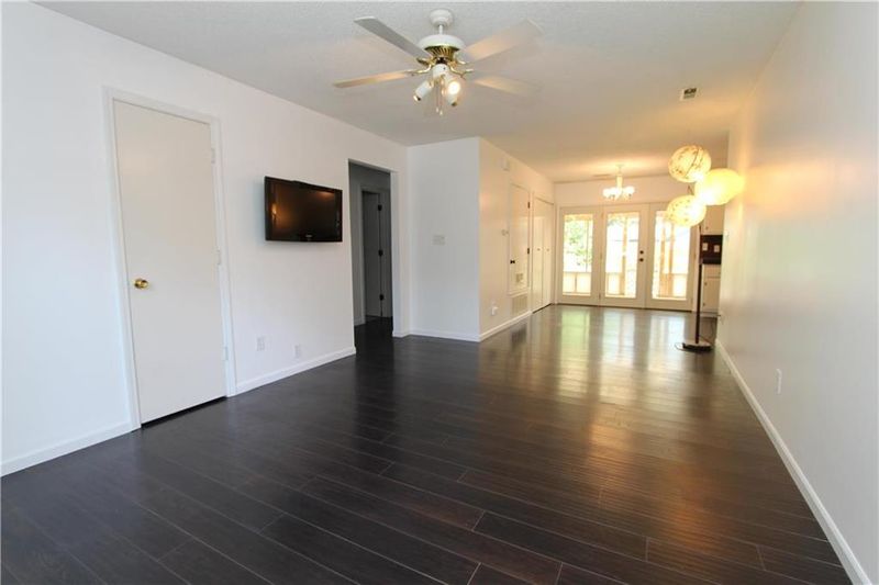 341 Pleasant St, Lawrence, KS 66044