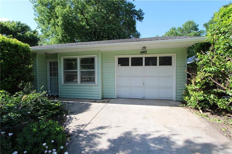 341 Pleasant St, Lawrence, KS 66044