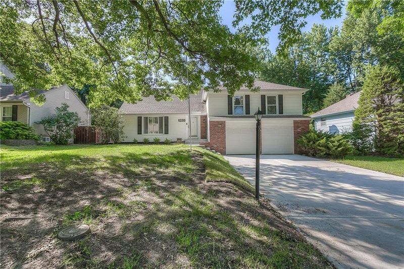 9615 W 96th St, Overland Park, KS 66212