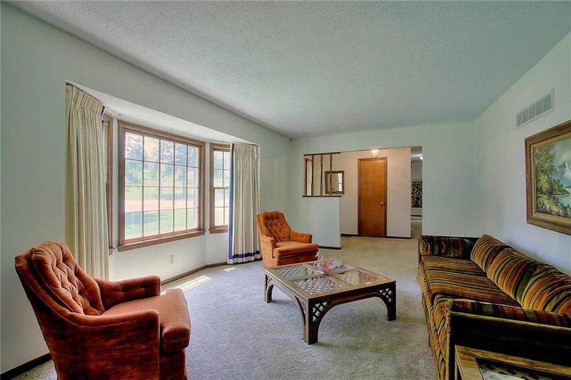 400 E 117th Ter, Kansas City, MO 64131