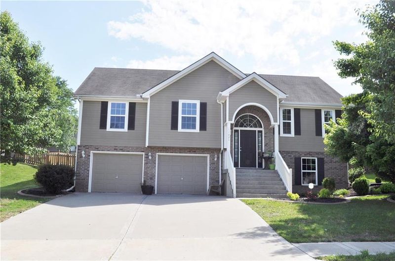 11024 Laurel Ave, Kansas City, MO 64157
