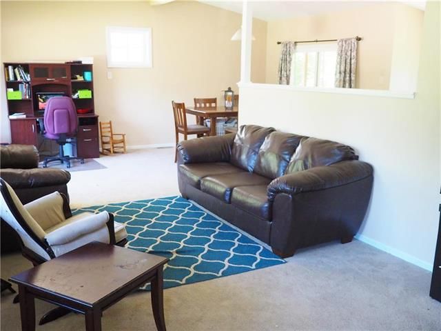 3312 SW Twilight Dr, Topeka, KS 66614