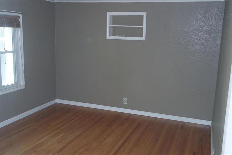 8722 E 73rd Ter, Kansas City, MO 64133