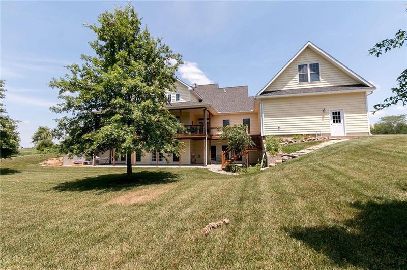 10176 Oak Ln, Richmond, MO 64085