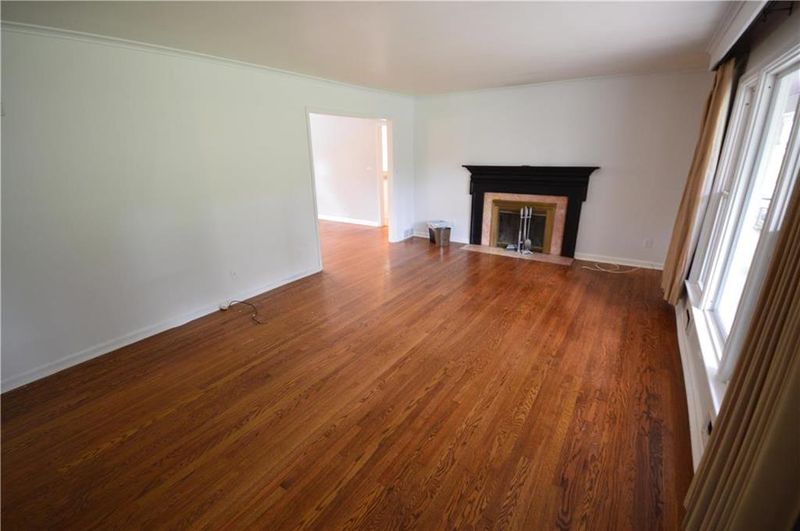 1011 E 108th St, Kansas City, MO 64131