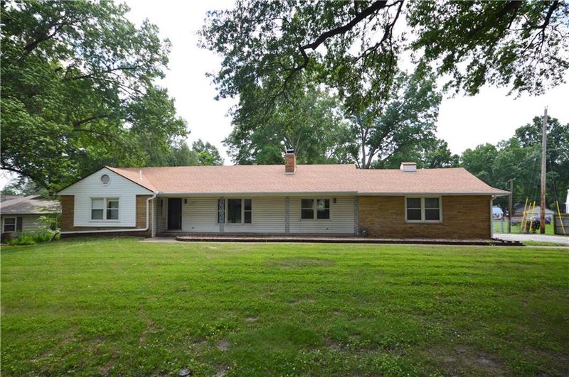 1011 E 108th St, Kansas City, MO 64131
