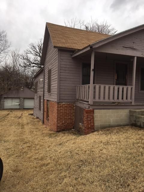 2804 Mersington Ave, Kansas City, MO 64128