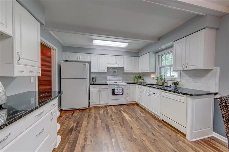 6924 Bluejacket St, Shawnee, KS 66203
