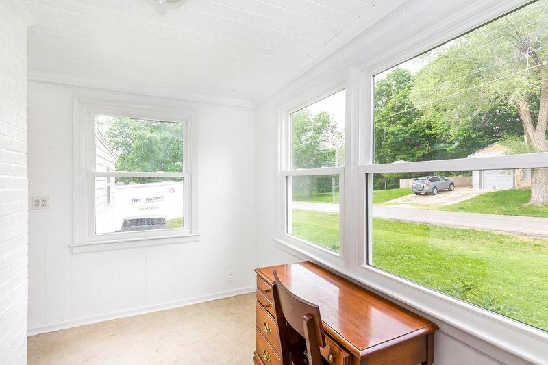 441 W 87 St, Kansas City, MO 64114