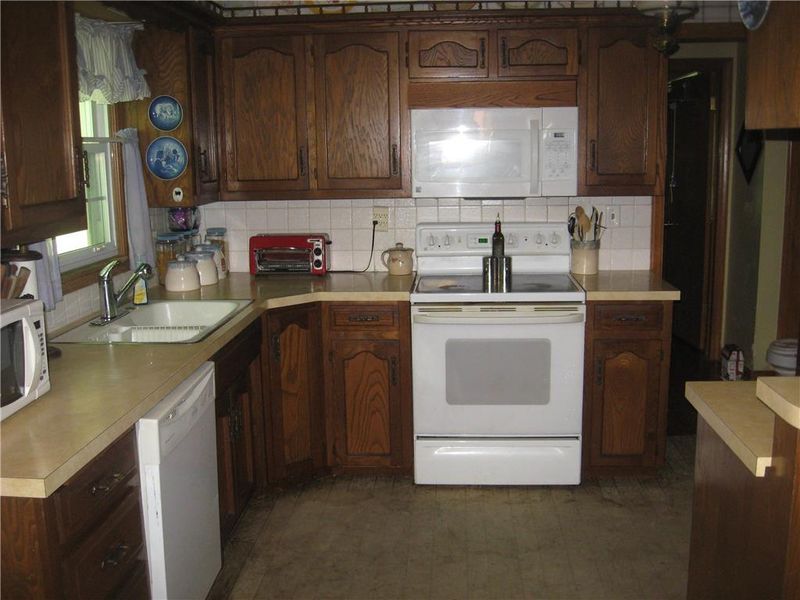 6509 Willow Ave, Raytown, MO 64133