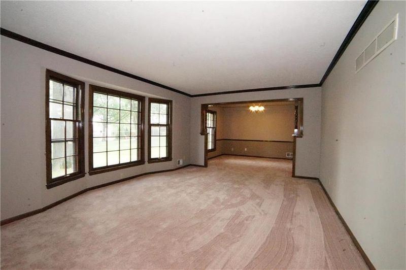 6108 Larson Ave, Kansas City, MO 64133