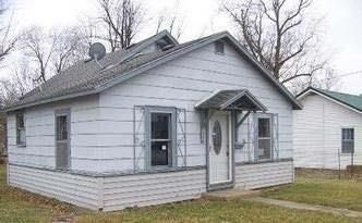 206 E Washington St, Versailes, MO 65084