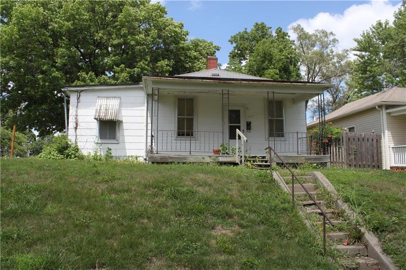 622 Ohio St, Leavenworth, KS 66048