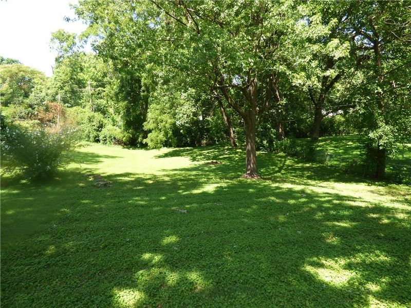 10902 E 50th Ter, Kansas City, MO 64133