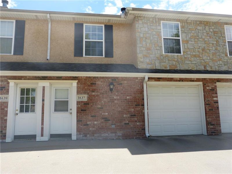 1637 E 120 St, Olathe, KS 66061