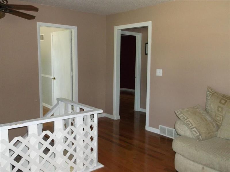605 Carol St, Lansing, KS 66043