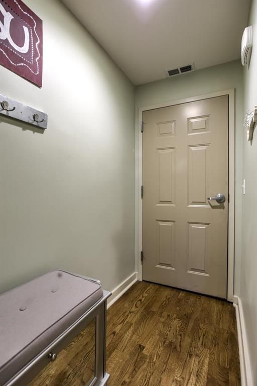 200 E 43rd St #301, Kansas City, MO 64111