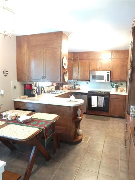 8700 E 55th St, Kansas City, MO 64129