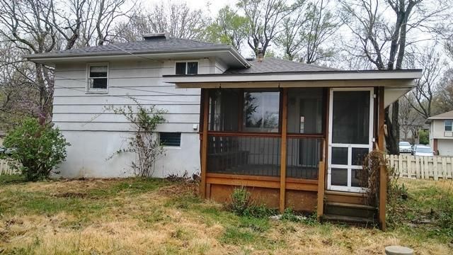 8305 E 91st St, Kansas City, MO 64138