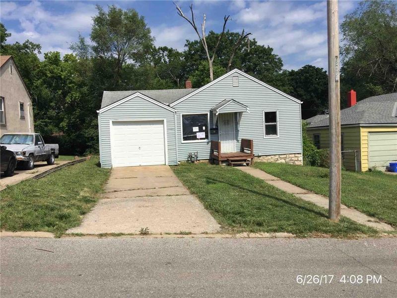 4513 Askew Ave, Kansas City, MO 64130