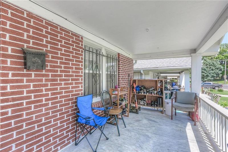 2014 Tauromee Ave, Kansas City, KS 66102