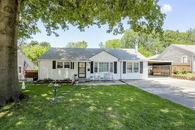 7612 W 65 St, Overland Park, KS 66202