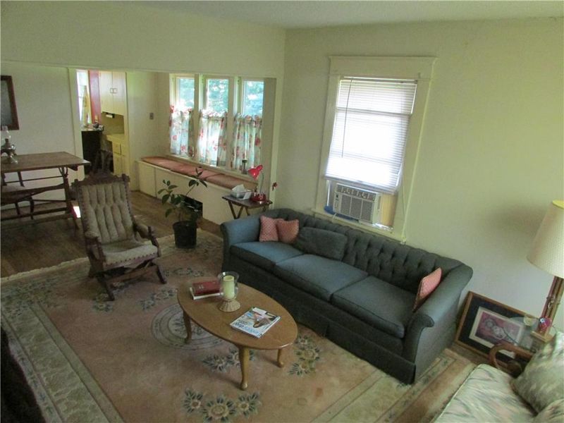 1908 E 84th Ter, Kansas City, MO 64132