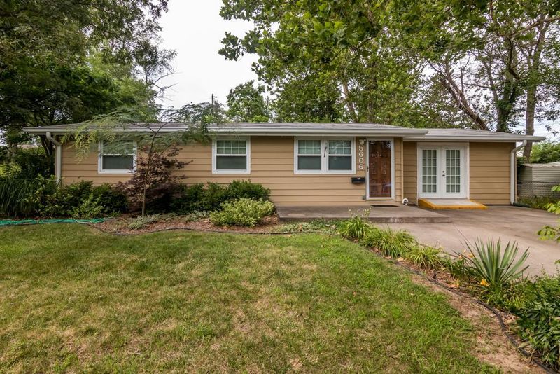 5606 N Euclid Ave, Gladstone, MO 64118