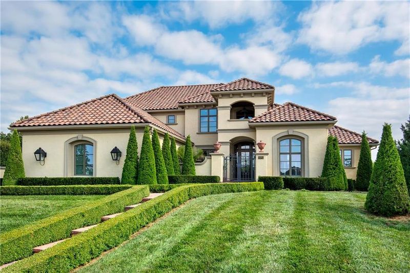 15701 Bond St, Overland Park, KS 66221
