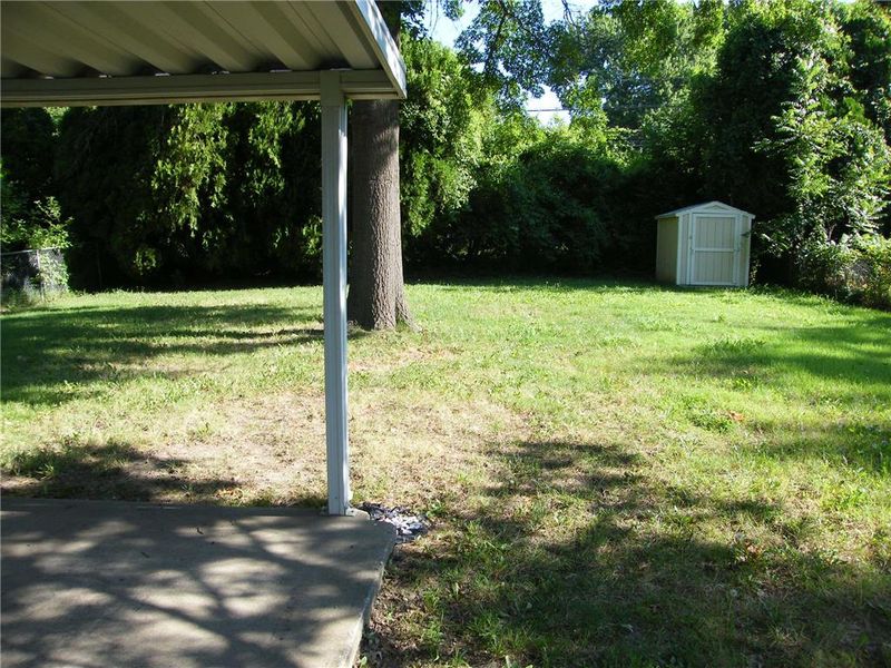 8740 E Bannister Ter, Kansas City, MO 64134
