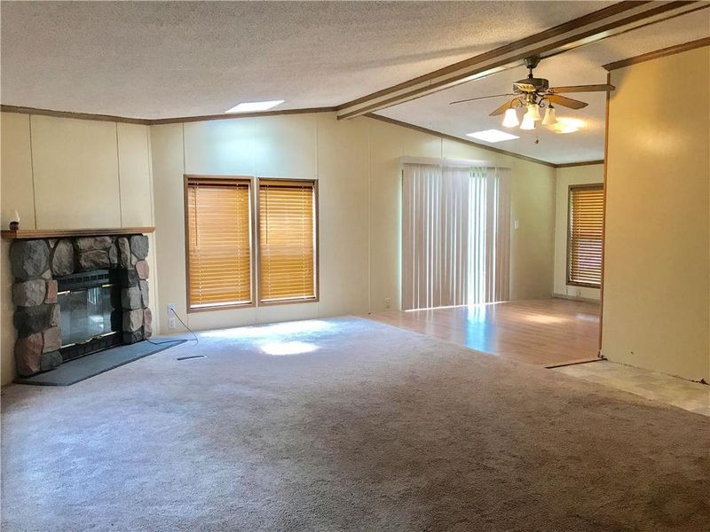 1302 N Ward Rd, Raymore, MO 64083