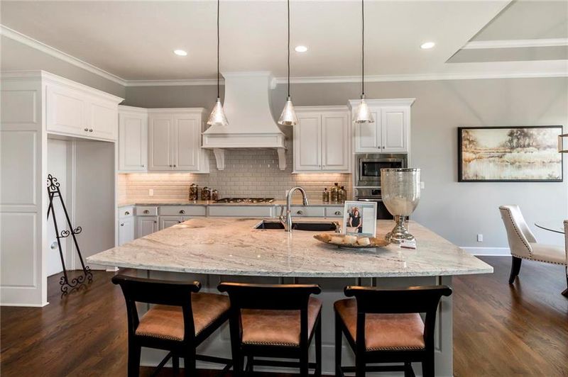 10550 168th Ter, Overland Park, KS 66221