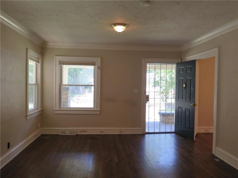 1343 E 55th St, Kansas City, MO 64110