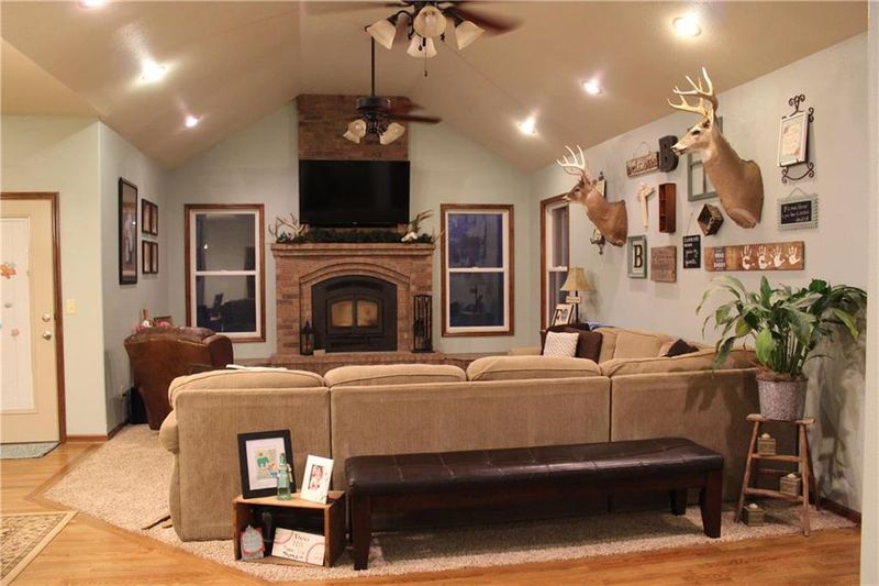 1126 NW 14002 County Rd, Adrian, MO 64720