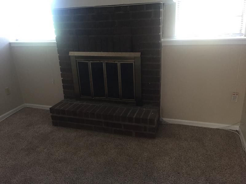 10902 Mckinley St, Kansas City, MO 64134