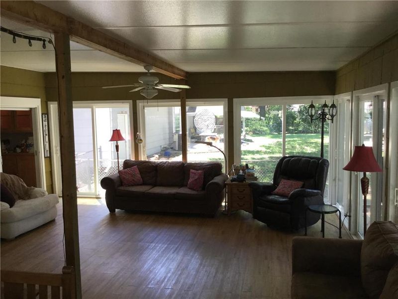 5204 Spring Ave, Kansas City, MO 64113