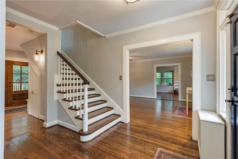 6233 Summit St, Kansas City, MO 64113