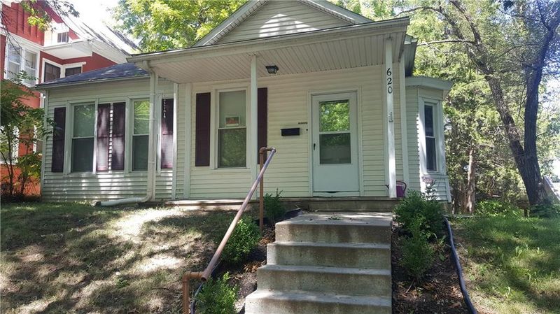 620 Walnut St, Leavenworth, KS 66048