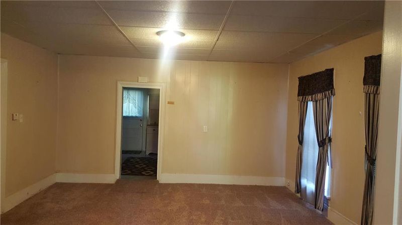 620 Walnut St, Leavenworth, KS 66048