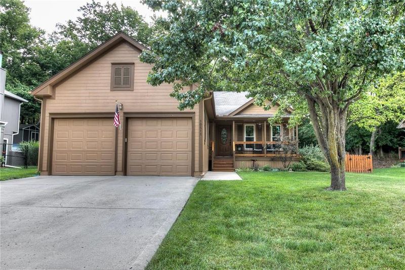 10511 N Central St, Kansas City, MO 64155