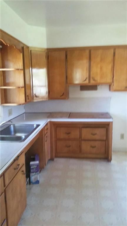 305 S Main St, Alma, MO 64001