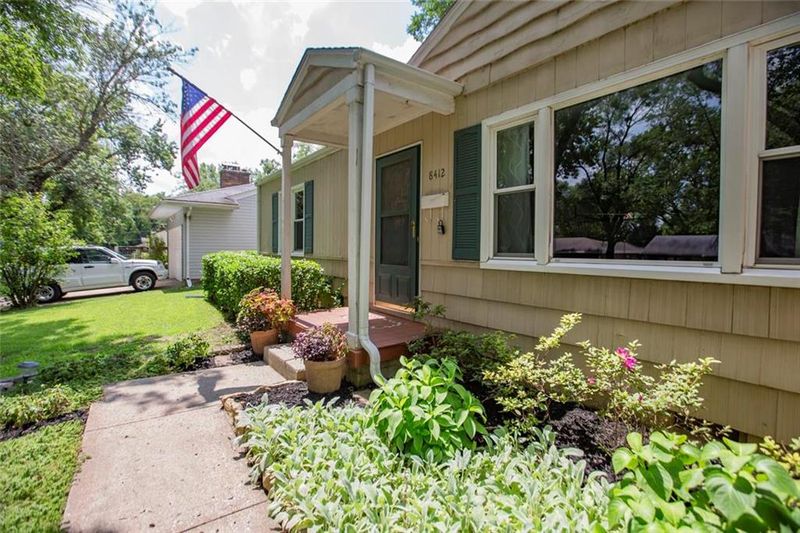 8412 Cherry St, Kansas City, MO 64131